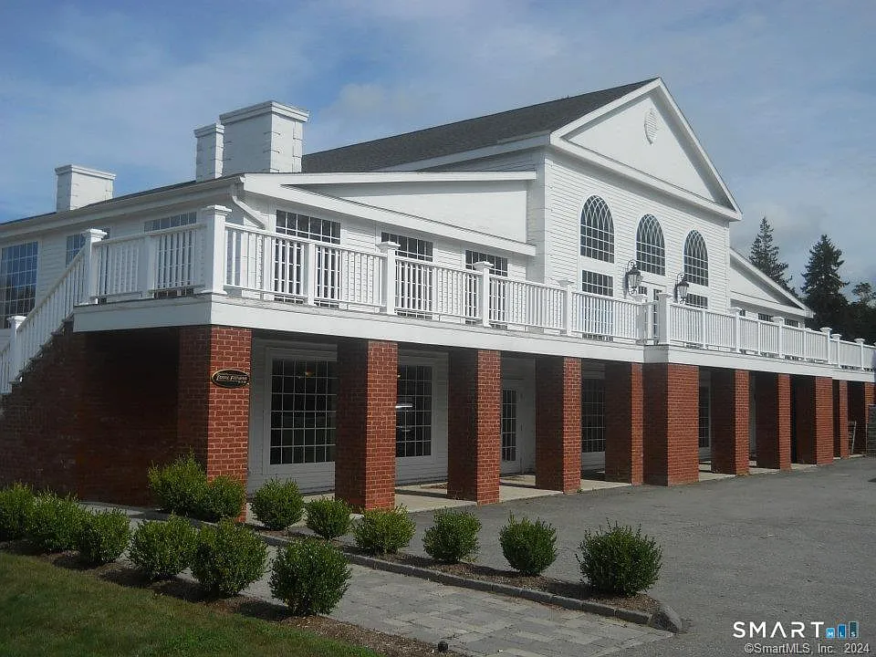 1 bed, 1.0 bath, 1100 sqft, $2,200 — Photo 2