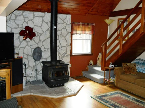 2nd image of 1575 W Sturgeon Bay Trl