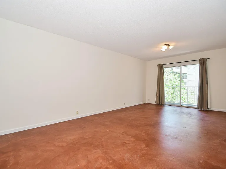 2601 Bellefontaine St — Photo 7