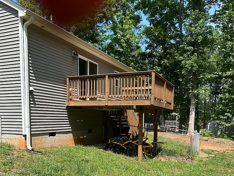 110 Sanders Dr — Photo 16
