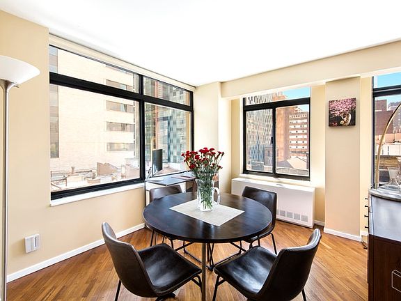 3rd image of 400 E 70th St APT 801
