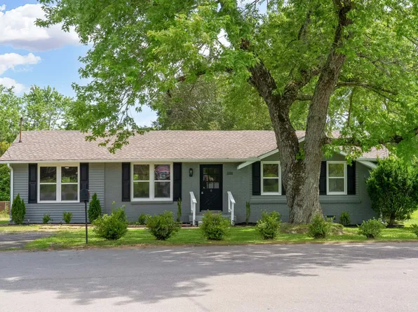 2155 Yount Dr, Greenbrier, TN 37073