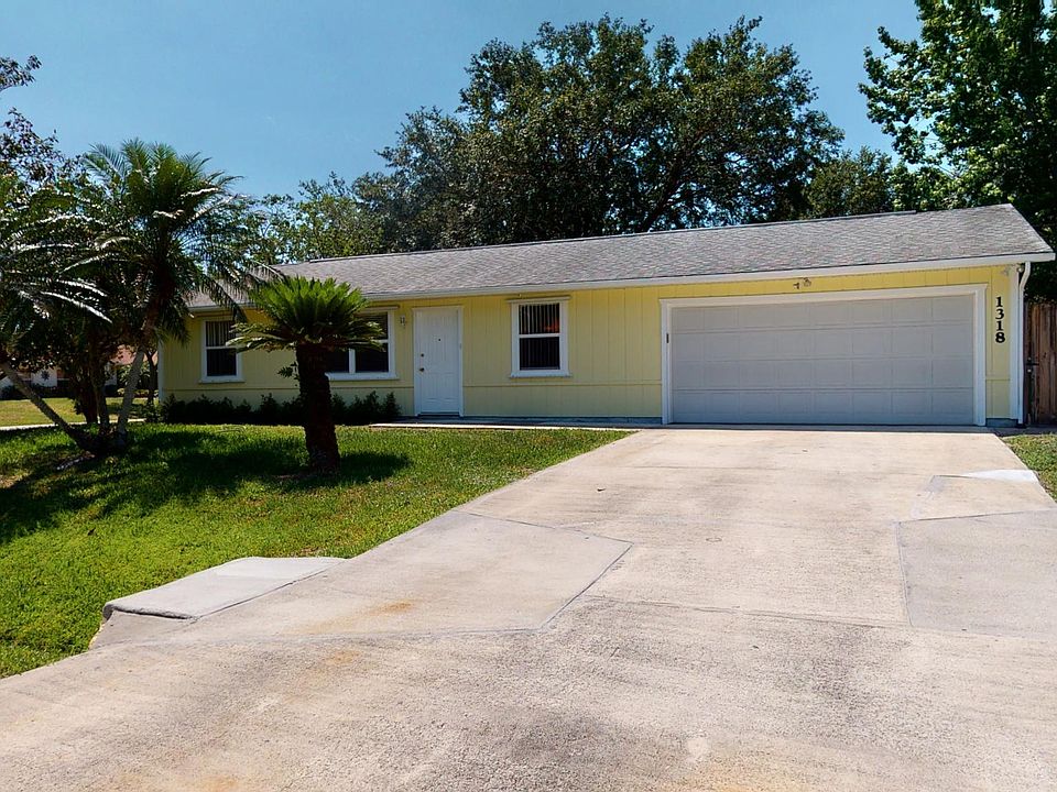 1st image of 1318 SW Gastador Ave