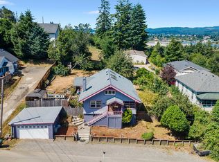 93711 Bay Park Ln, Coos Bay, OR 97420