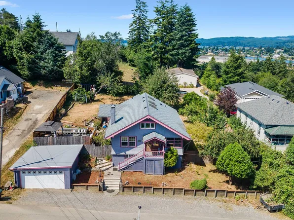 93711 Bay Park Ln, Coos Bay, OR 97420