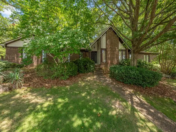 6954 Springlake Dr, Columbus, GA 31909