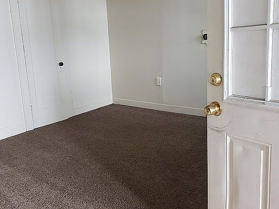 3rd image of 111 Oak Ct #1