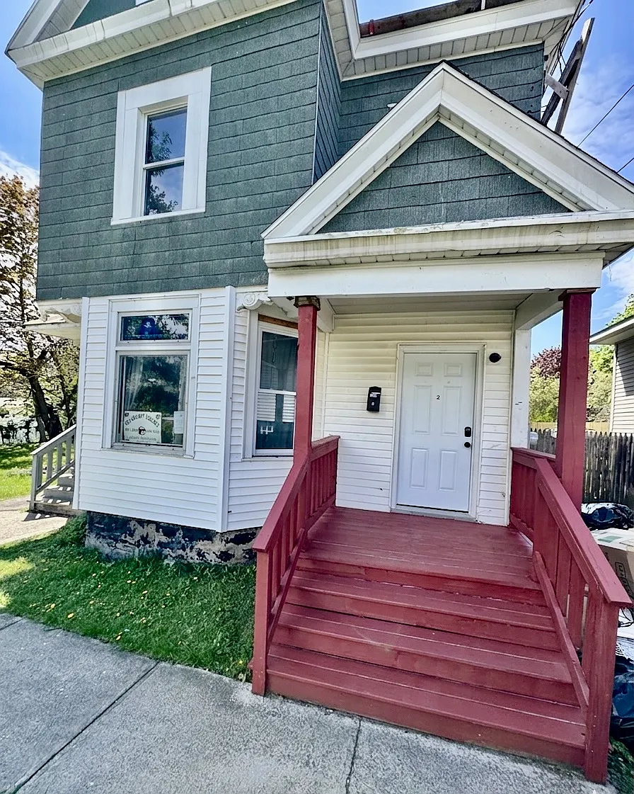2 bed, 1090 sqft, $1,395 — Photo 3