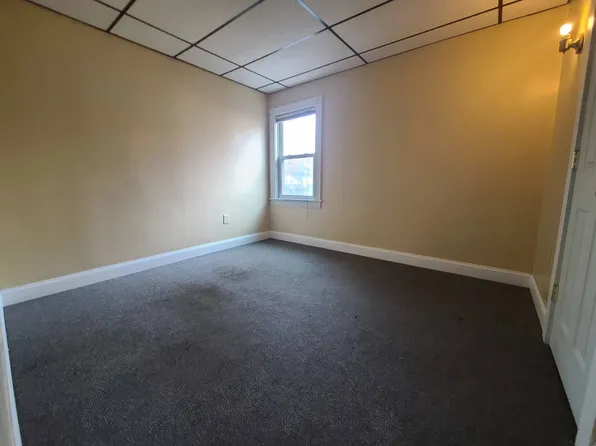 196 Hillside St, 196 Hillside Ave, Waterbury, CT 06710