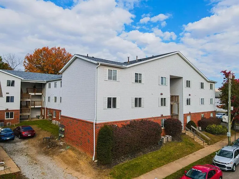 Sumner Point Apartments — Photo 23