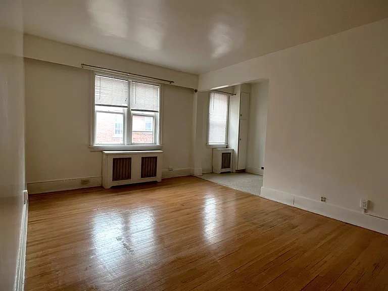 2231 Albert St — Photo 6