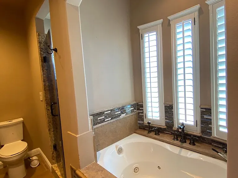 390 Burkett — Photo 14