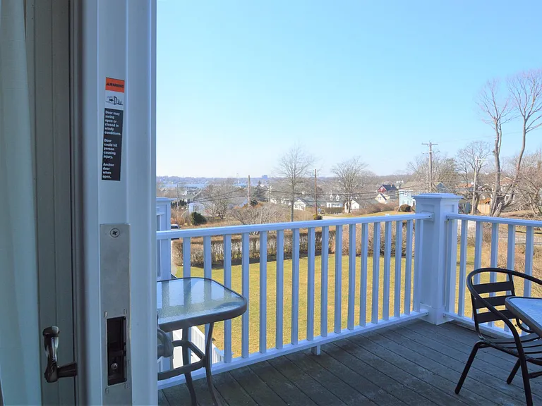 398 Wolcott Ave #4 — Photo 20