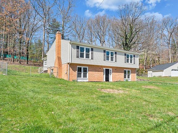 4th image of 3989 Chaparral Dr