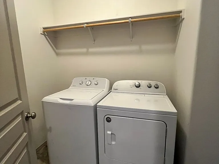 1352 E Nen Dr — Photo 18