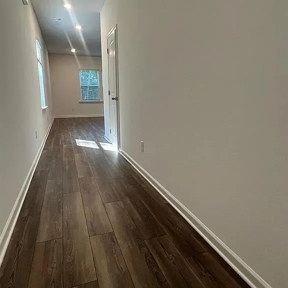 705 Evergreen Rd — Photo 3