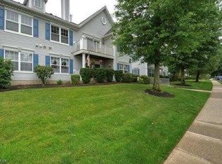 922 Magnolia Ln #922, Somerville, NJ 08876