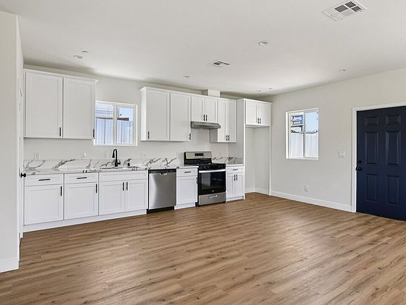 4th image of 244 W 82nd St