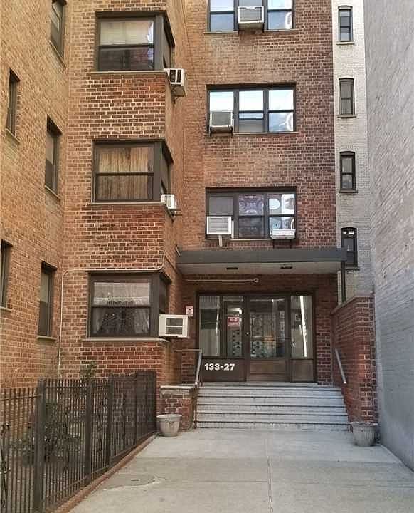 1st image of 133-27 Sanford Ave #11