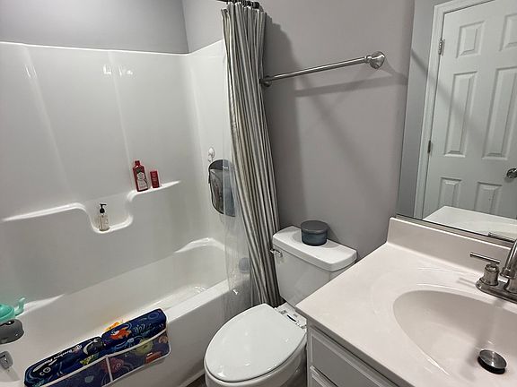 3rd image of 1515 Lindsay Ave