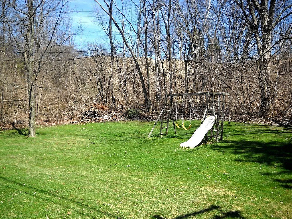 24048 Merrilyn Ct photo 1