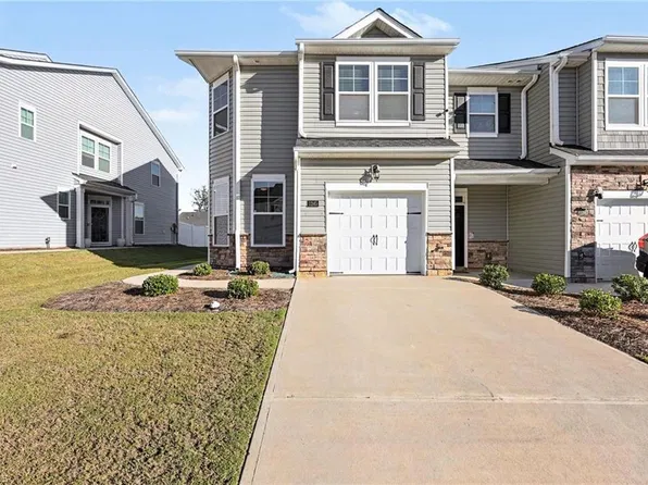 1245 Evelynnview Ln, Kernersville, NC 27284