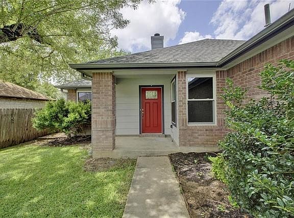 3rd image of 2103 Rosemary Ln