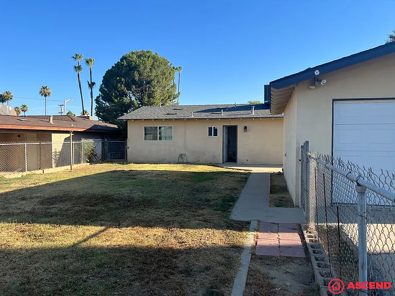 4013 University Ave — Photo 16