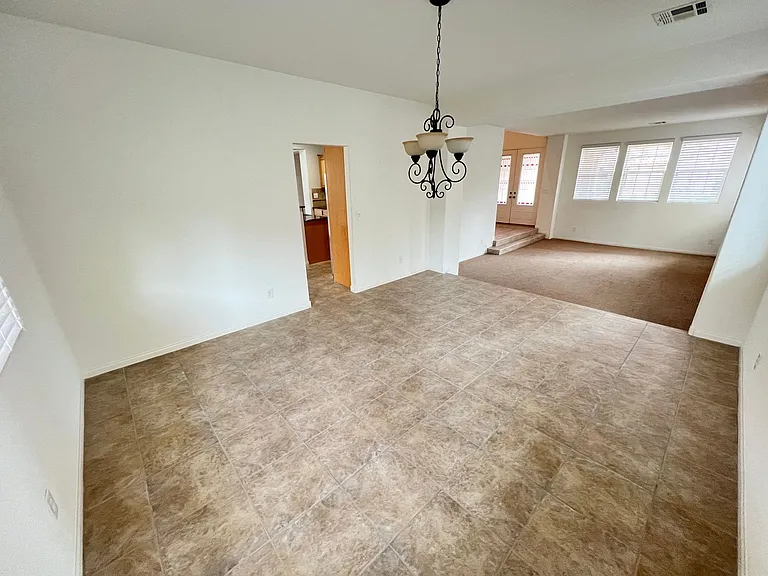 742 Canary Wharf Dr — Photo 21