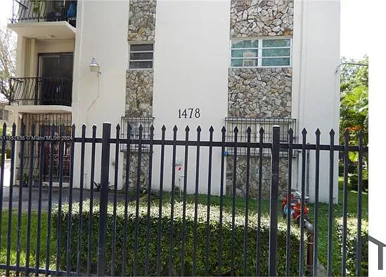 1478 NW 1st St #201 — Photo 3