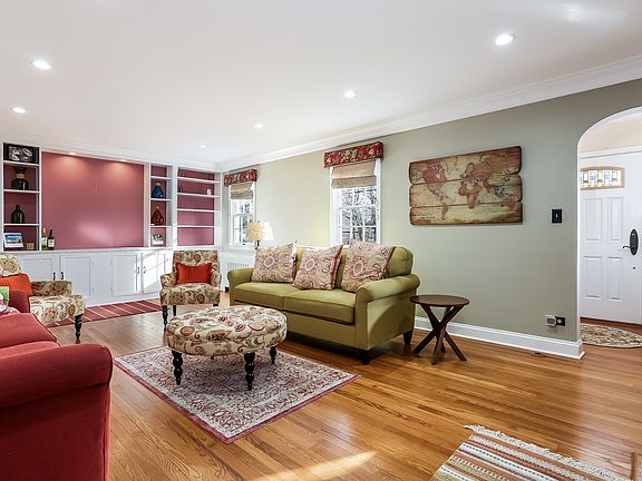 4th image of 43 Mayfair Way