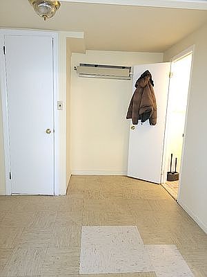 3rd image of 21-66 19th St #Basement