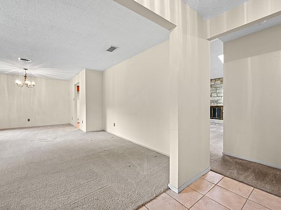 4th image of 10504 Hard Rock Rd