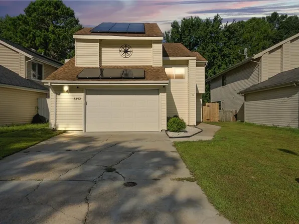5392 Chatham Lake Dr, Virginia Beach, VA 23464