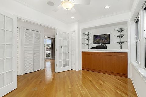4th image of 2053 W Summerdale Ave APT 4N