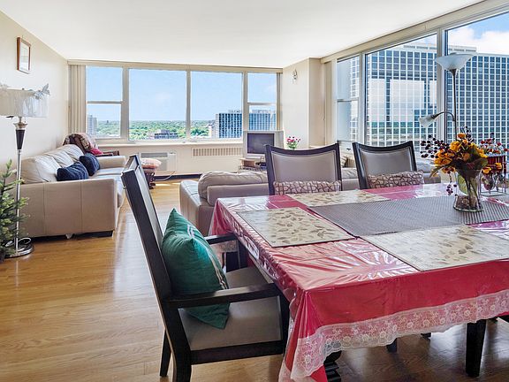 5th image of 4250 N Marine Dr APT 1836