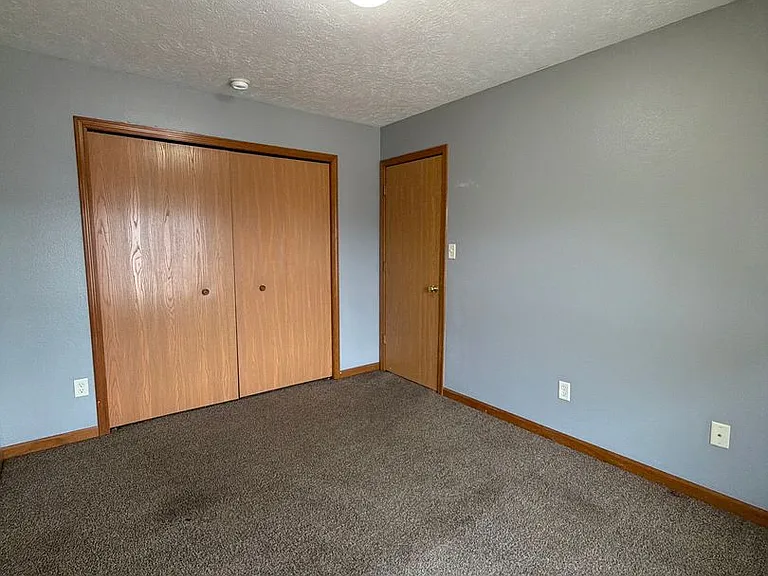 269 Woodridge Ct — Photo 13