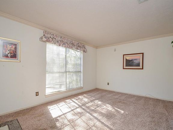 5th image of 4814 Natural Bridge Dr