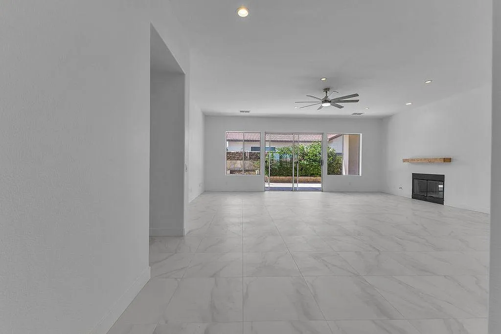 3 bed, 1948 sqft, $4,500 — Photo 3