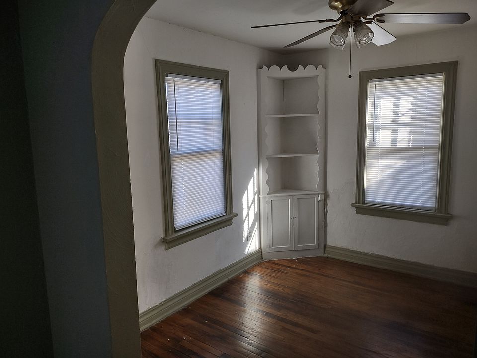 2nd image of 1908 N Linn Ave