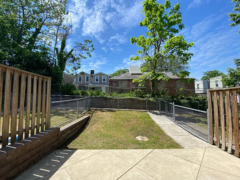 269 Montana St — Photo 10