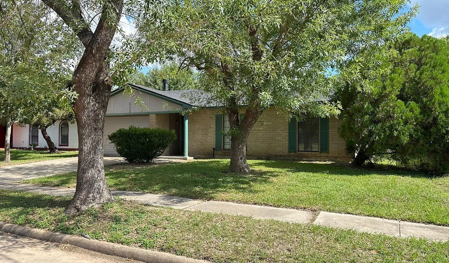 4 bed, 2.0 bath, 1798 sqft, $1,800 — Photo 4
