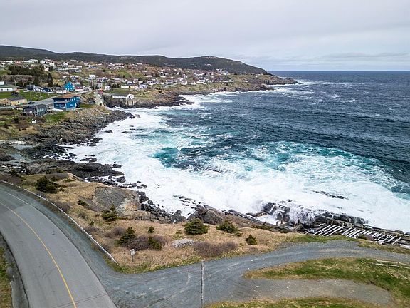 5th image of 617 Main Road