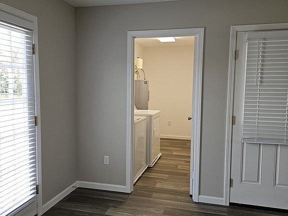 2nd image of 1013 Evergreen Ave