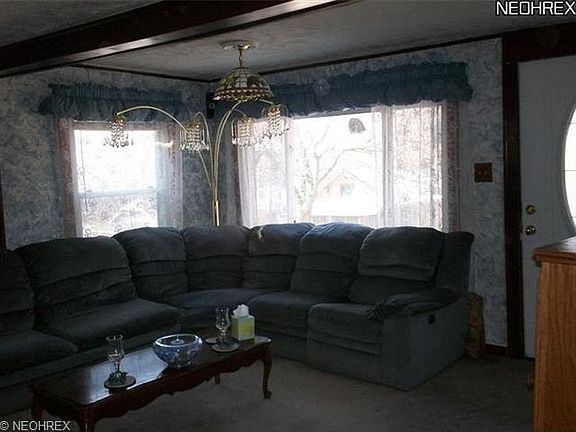 3rd image of 165 Cutler Pkwy