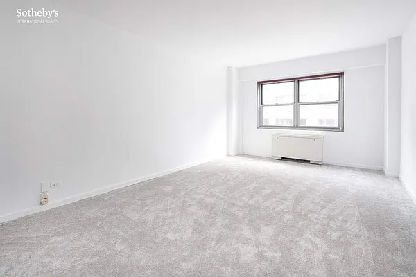 Sold by Sotheby's International Realty | media 17