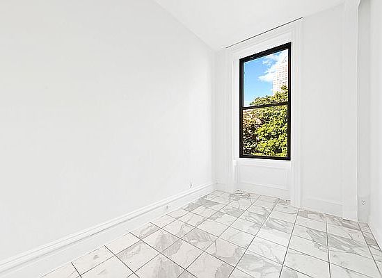 5th image of 334 W 46th St #2