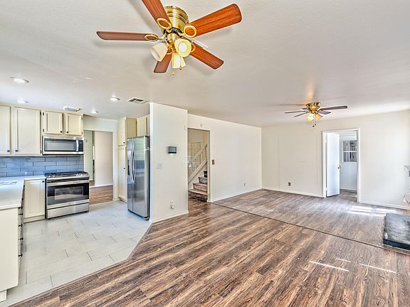 3rd image of 7686 Selby Ct