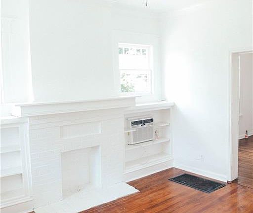 5th image of 1615 College Ave