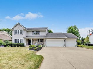 W5851 Sweet Clover Dr, APPLETON, WI 54915